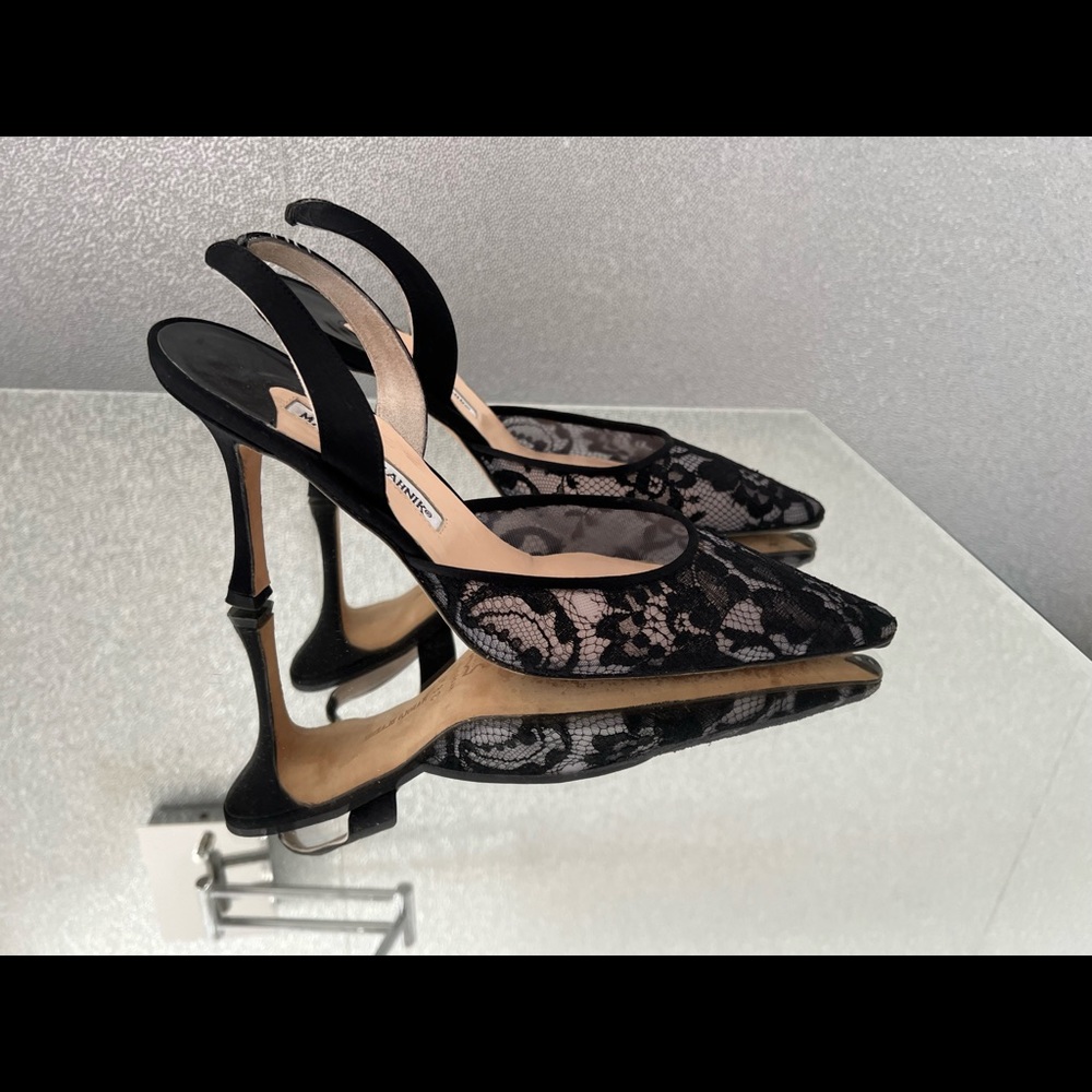 Manolo Blahnik black lace low heel